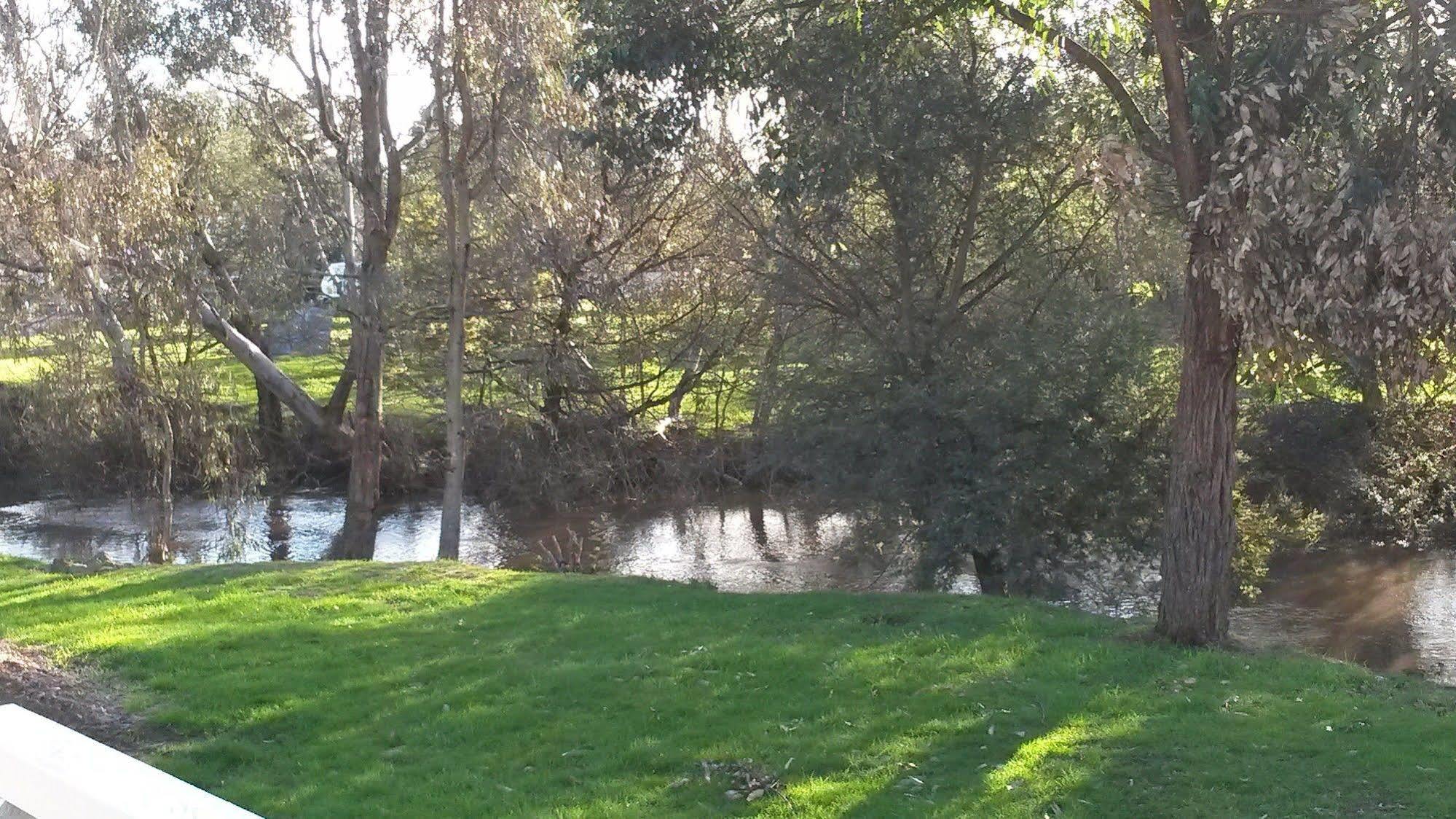 Riverside Caravan Park 3*